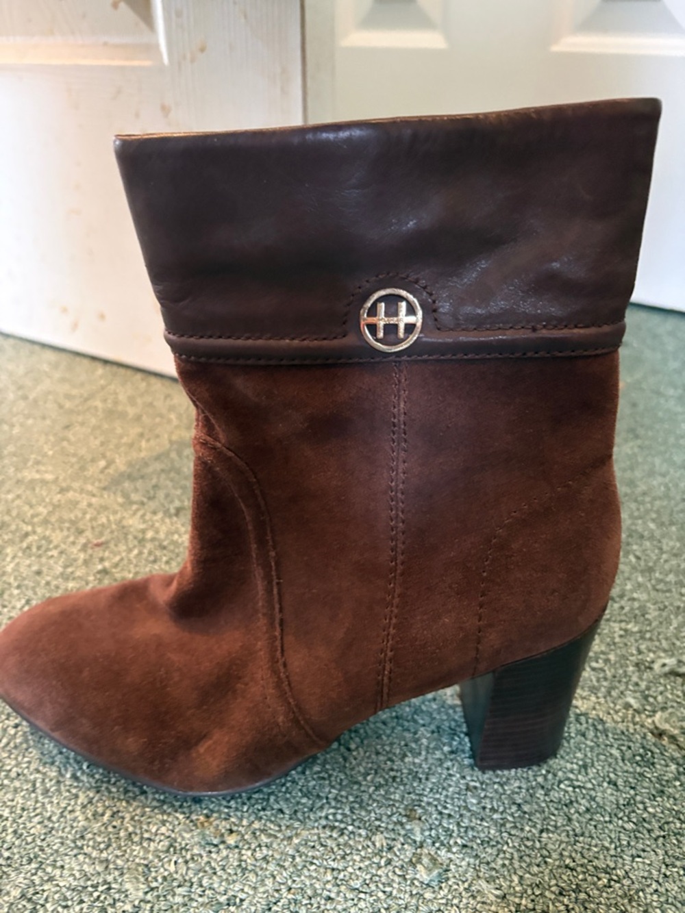 Women’s Brown Suede Mid-Calf Heel Boots Tommy Hilfiger size9